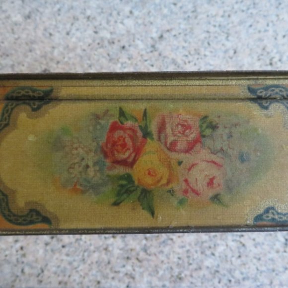 Vintage LOVERS & Roses Square Metal Hinged Tin (224V) - Picture 3 of 7